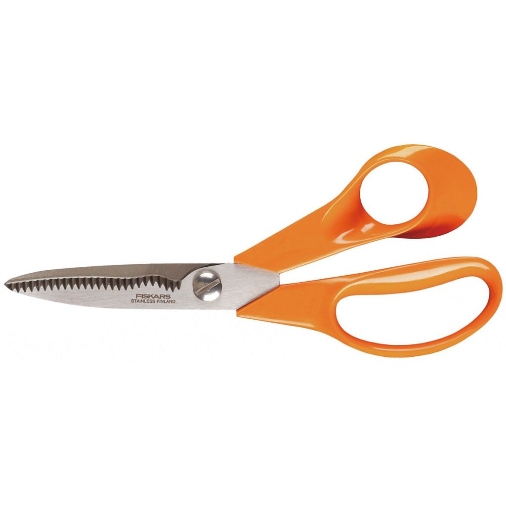 UNIVERSĀLĀS DĀRZA ŠĶĒRES 18 CM FISKARS